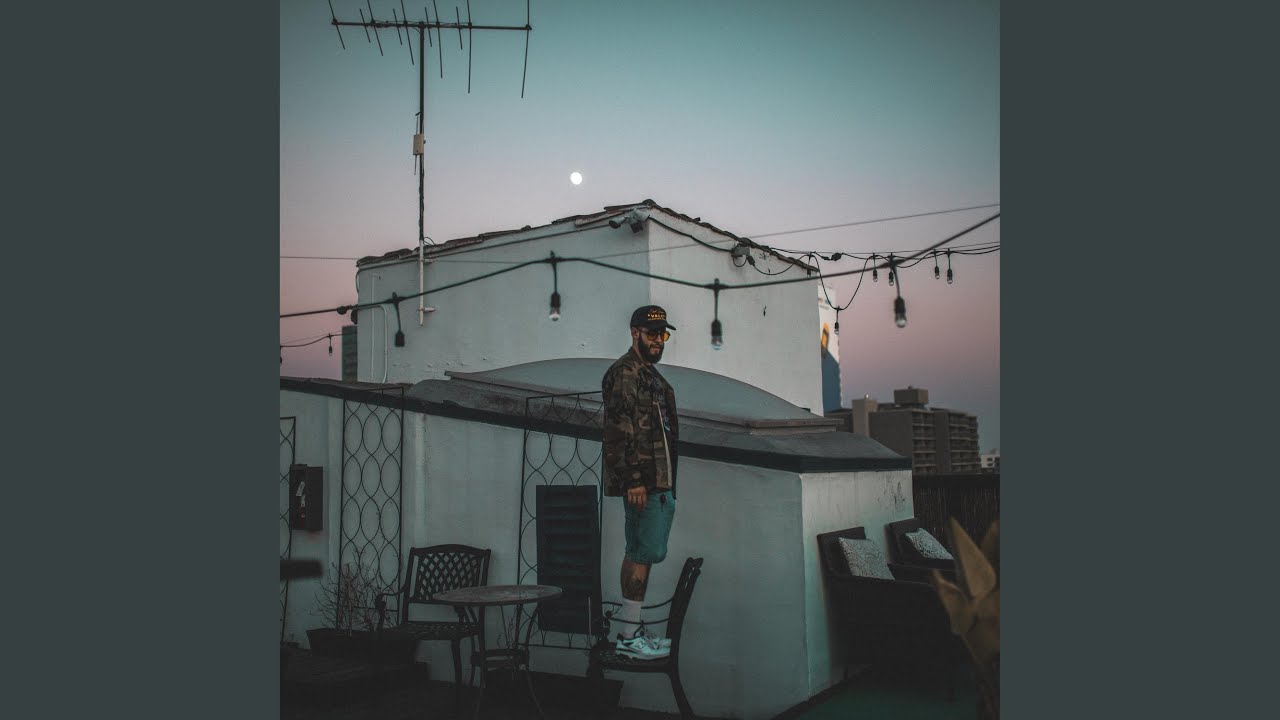 Tonton Float Away di YouTube Tonton Float Away di YouTube