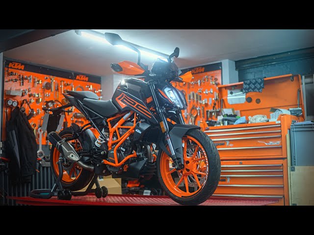 2017 KTM Duke 125 Caught Almost Undisguised; Reveals Upgrades to