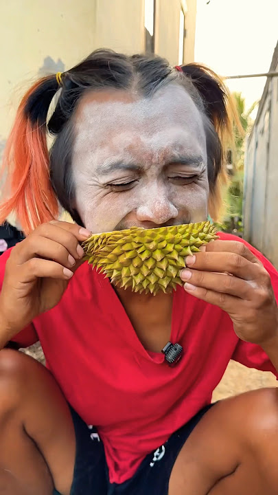 Bego Makan Kulit Durian