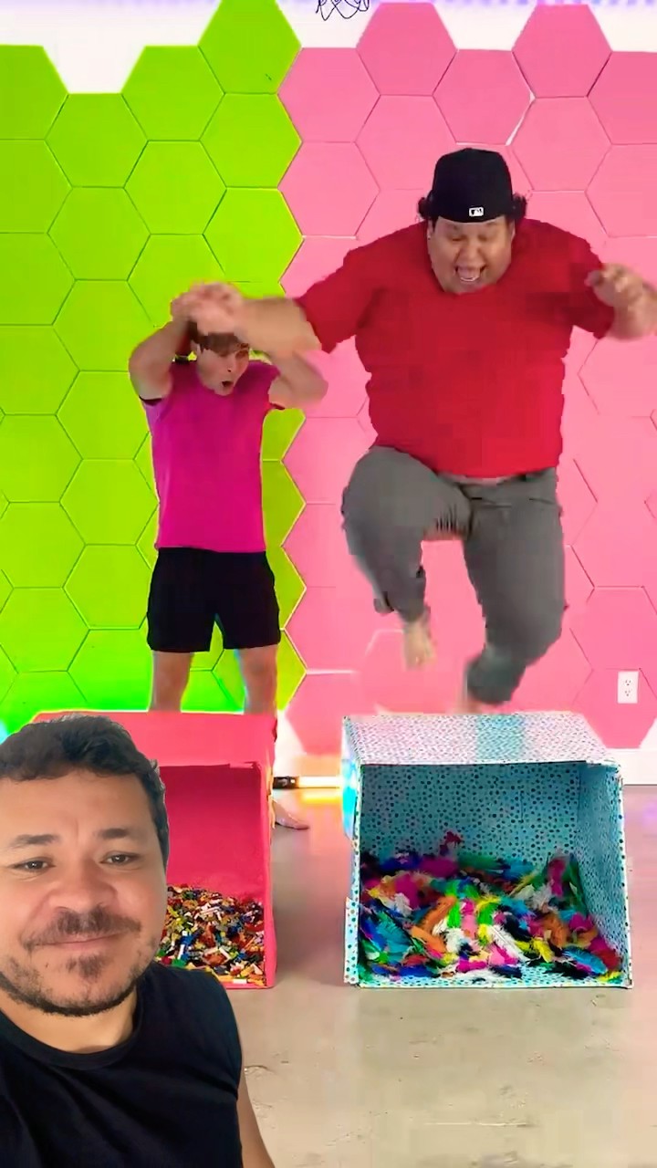 BRINCADEIRA DA CAIXA MISTERIOSA #mayumigames #challenge #funny #games