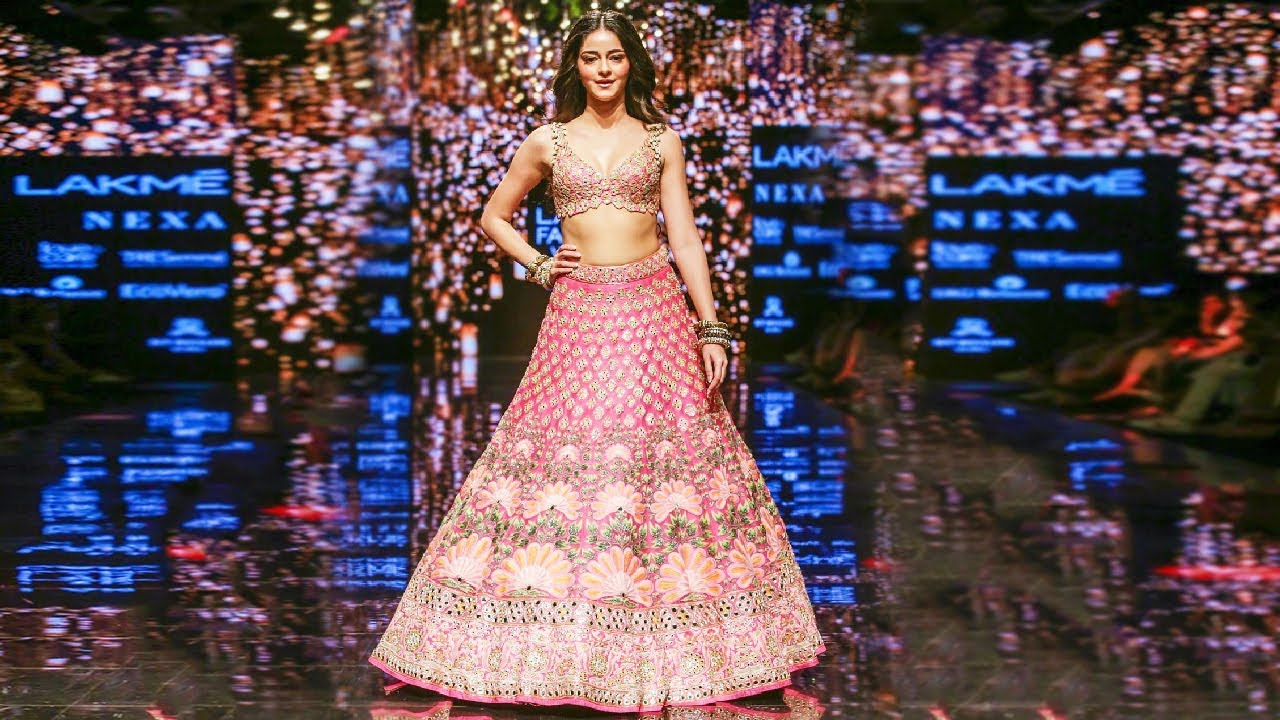 spring summer trends 2019 Ananya Panday Walks For Arpita Mehta | Fall/Winter 2019/20 | Lakme Fashion Week