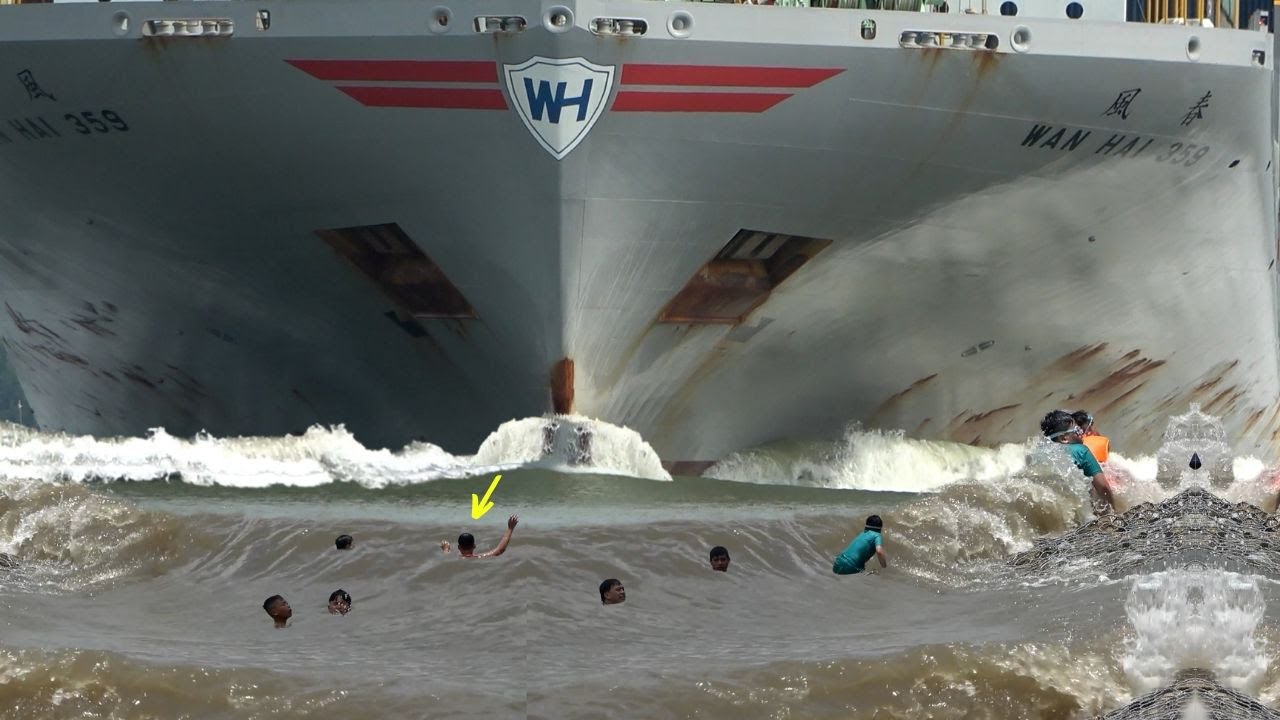⚠️Too Dangerous! Playing in the Huge Waves of a Container Ship