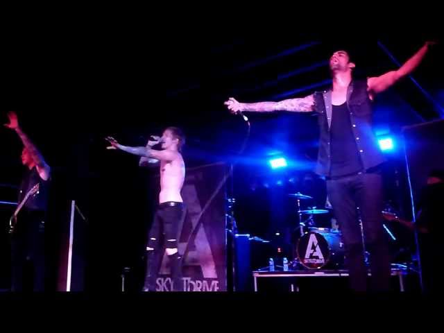 A Skylit Drive - Love The Way You Lie (Eminem cover) - Allstars Tour 2012 class=