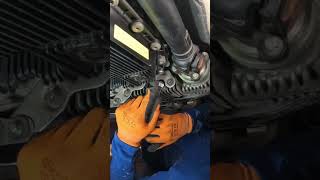 Removing the BMW E60/E61s AT-auxiliary (xdrive transfer case) drain plug