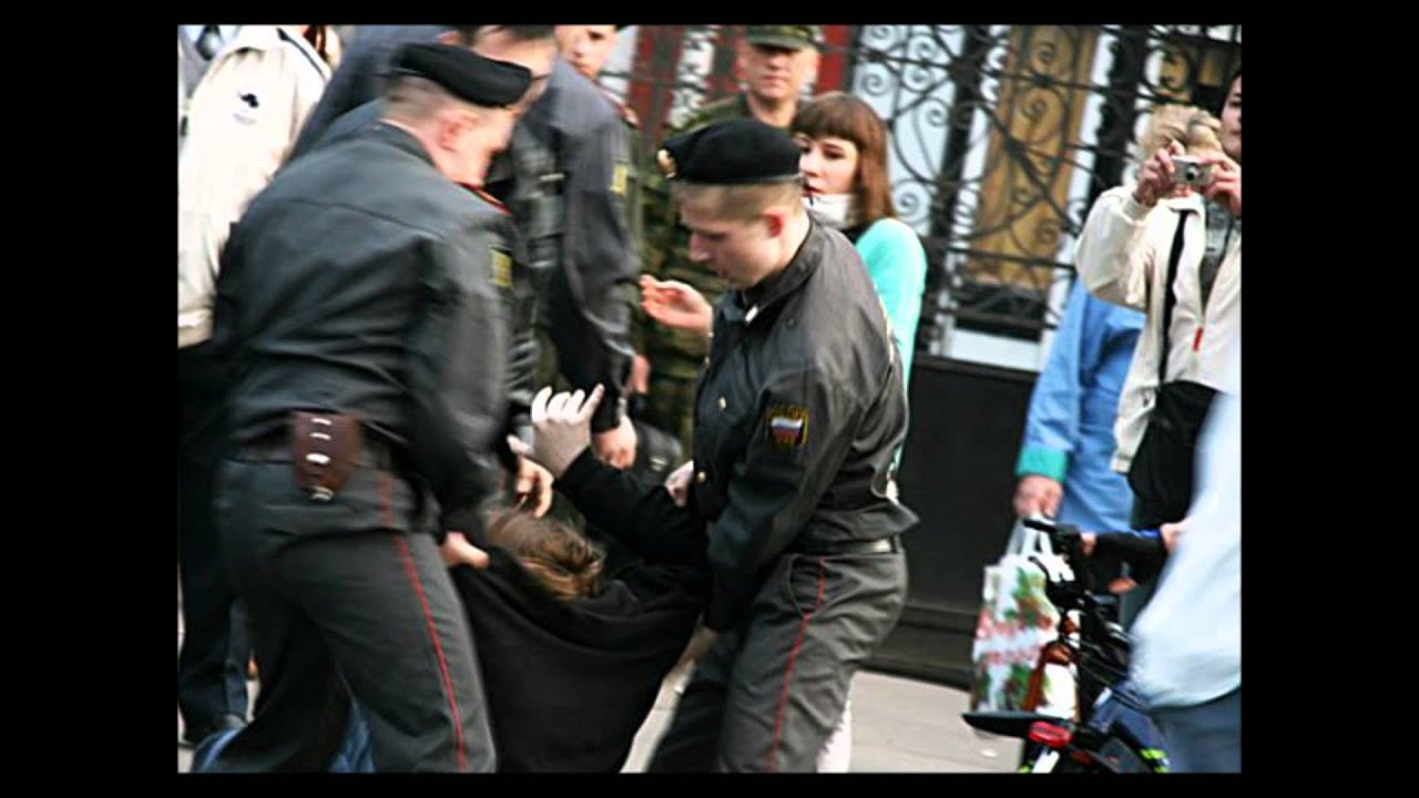 Женщины в милицейской форме. Наша раша ермолкина. Женщины в милицейской форме. Фото ментовская. Полицейский курит.