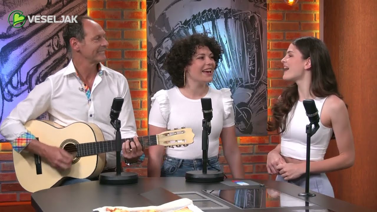 Jutranja budnica na Veseljaku: Jože Potrebuješ zapoje s hčerkama