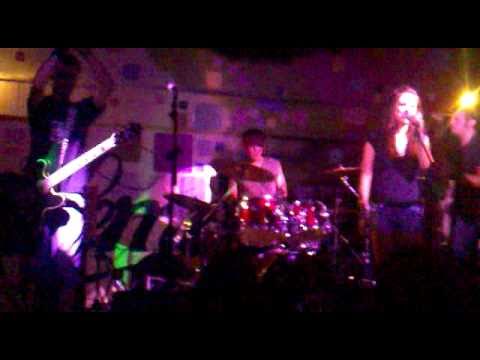 Ecliptika - Aprender a llorar (directo madrid 2010) www.myspace.com/ecliptika