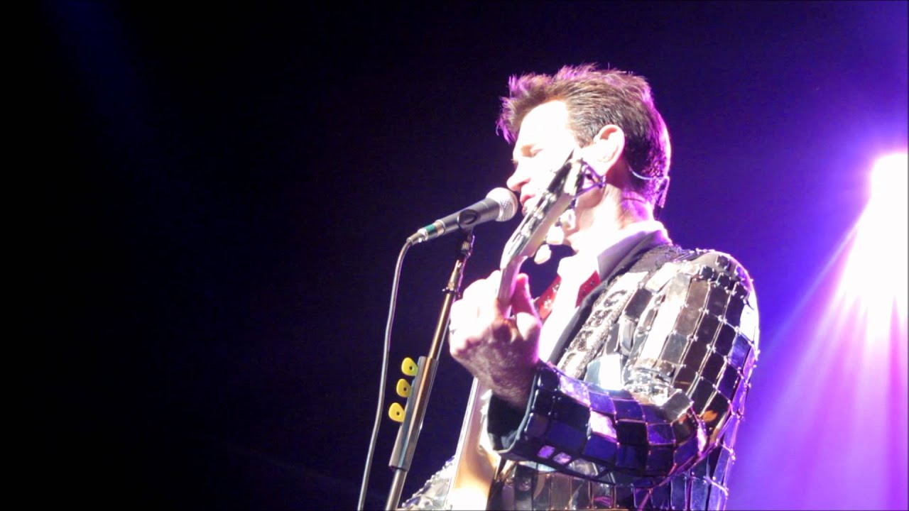Chris Isaak 