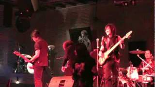 Download Lagu Jogdanz Band - Hard rock bali  - June 08 unknown.wmv MP3