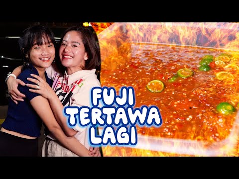 Video: Betapa Senangnya Memasak Makan Malam Di Atas Api