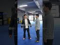 学生与教练角色互换,谁能在这场终极武术对决中胜出? 英文标题优化: Ultimate Martial Arts Showdown: Student vs Coach in a Ro