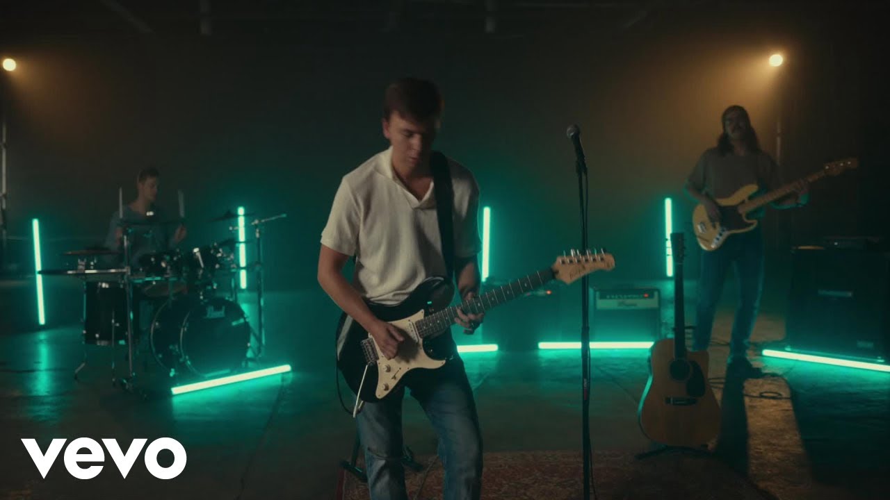 Honeyvolt - Take Me Away (Official Music Video)