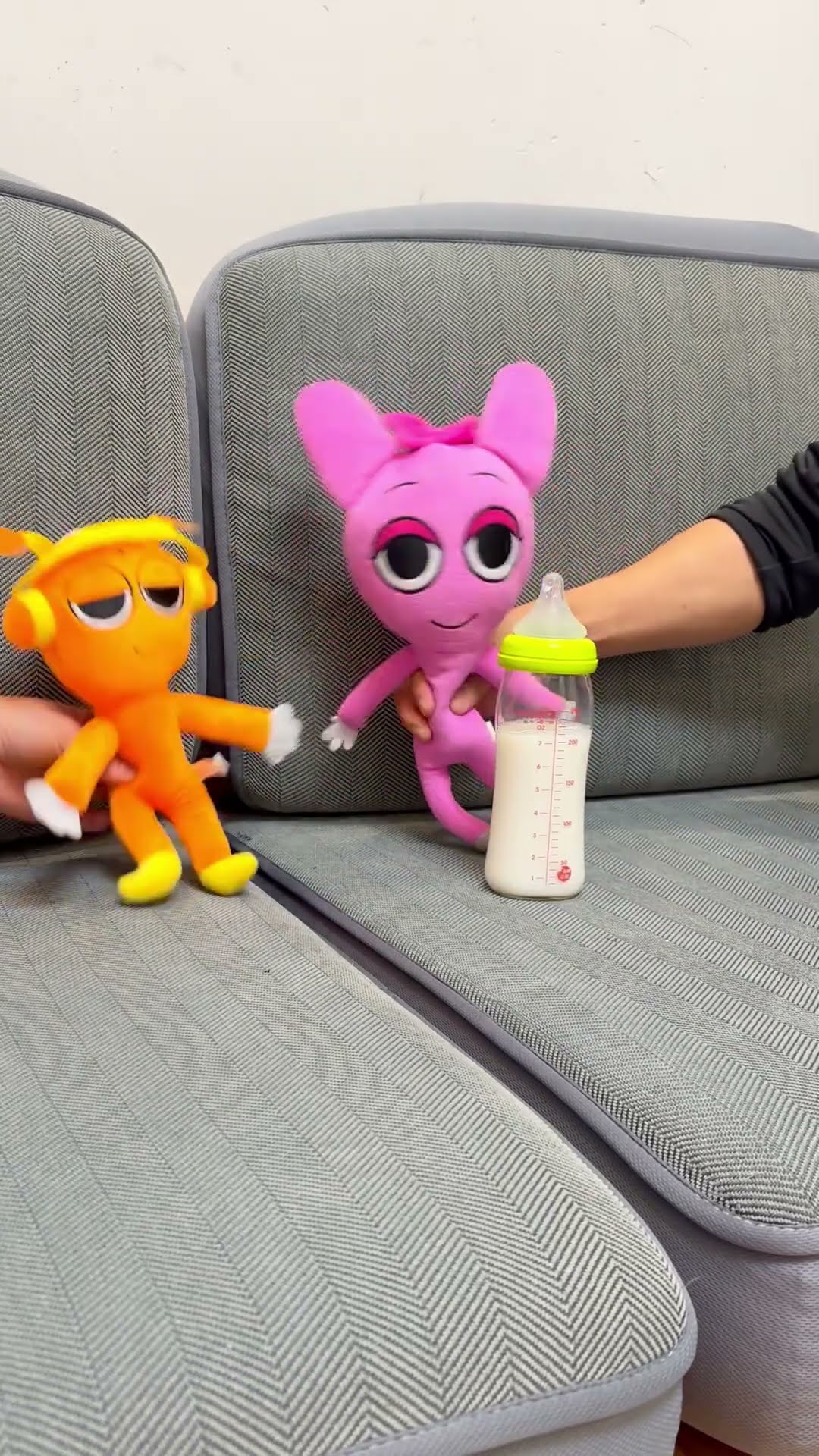 Pinki feeding baby oren