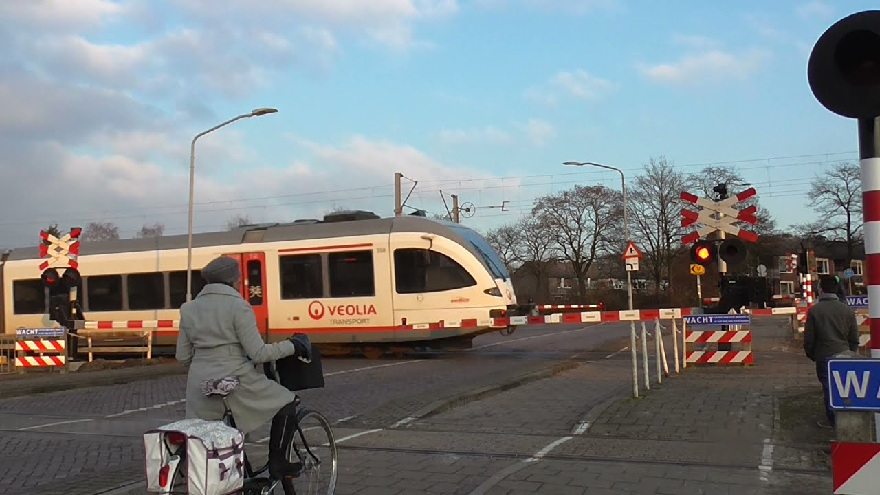 Spoorwegovergang Venlo/ Passage a Niveau/ Railroad-/ Level Crossing/ Bahnübergang