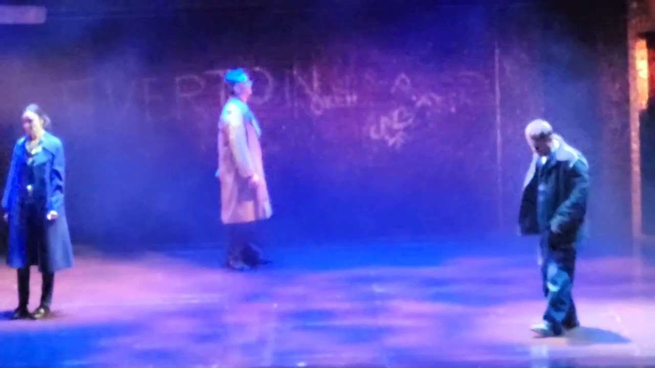 Blood brothers uk tour: Light romance/Madman