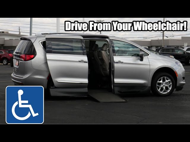 VMI Northstar Side-Entry Mobility Van! 2017 Chrysler Pacifica