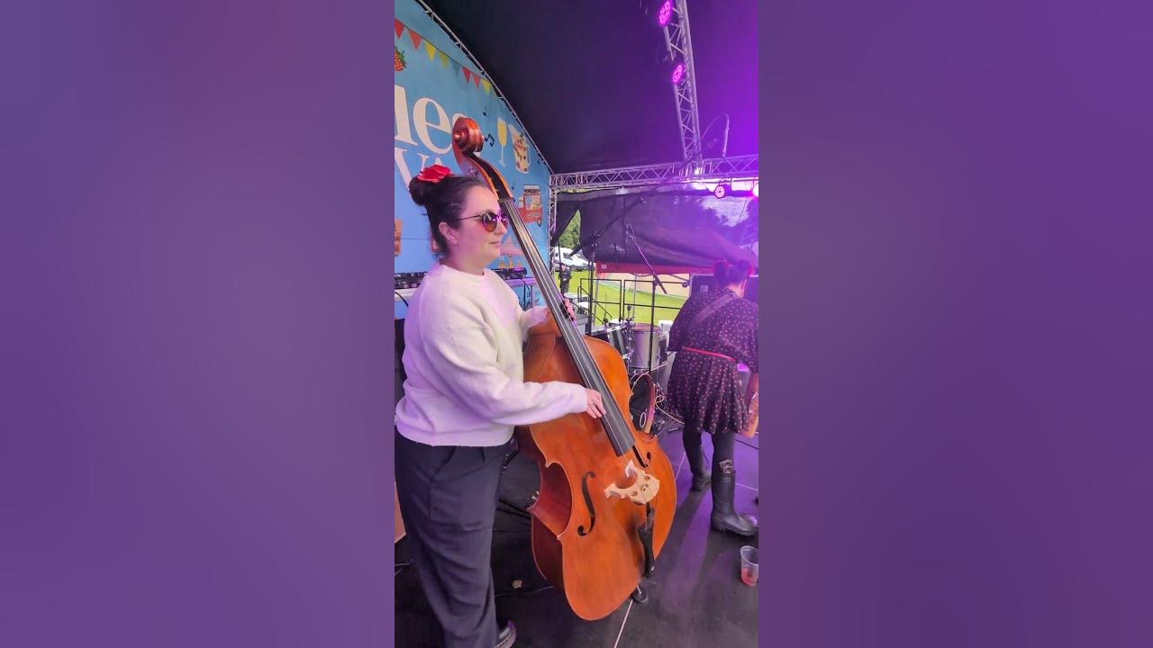 Singing in the Rain - Live @ Foodies Festival Glasgow! #singingintherain #foodiesfestival