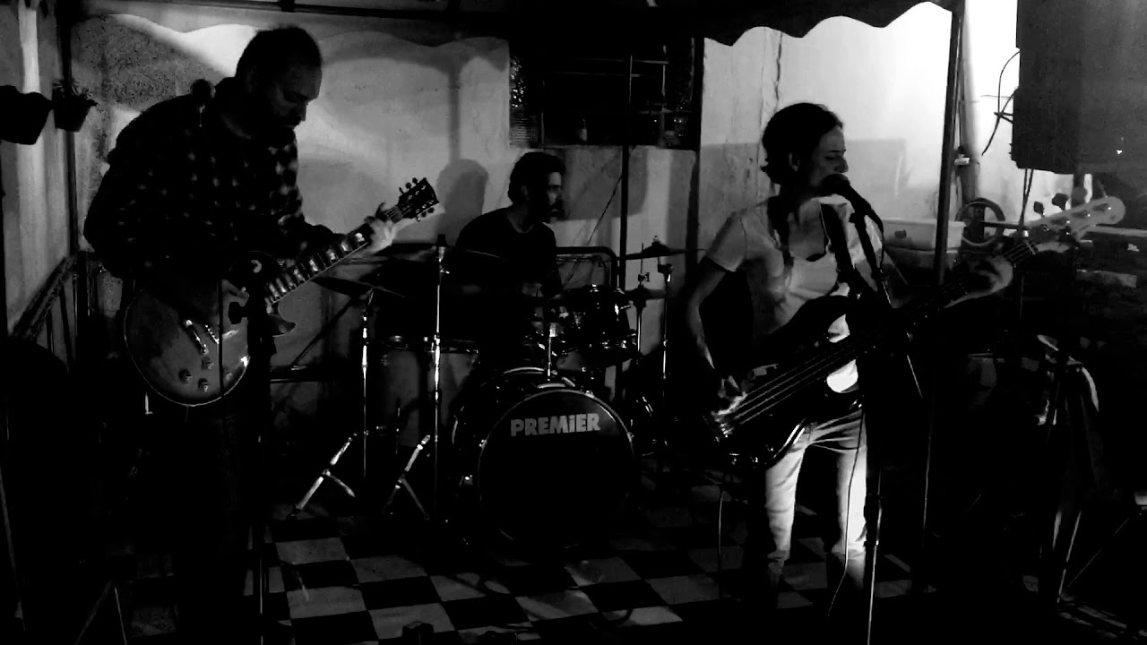 Amplifier - Amphères - Live