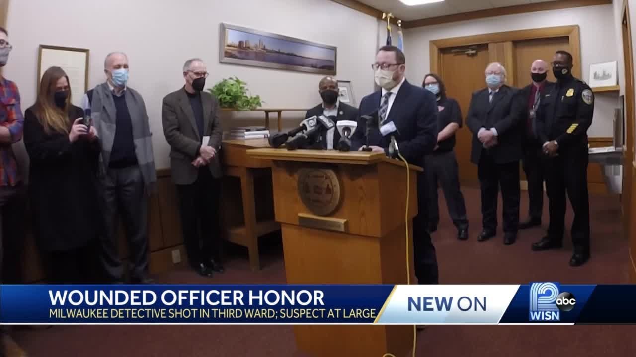 City honors off-duty detective shot while trying to stop armed robbery ...