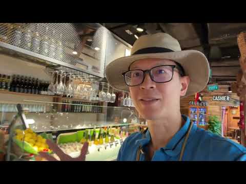 Sketching at the market-theme restaurant Marché