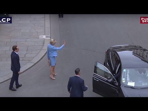 Arrivée de Brigitte Macron à l'Élysée - Passation de pouvoir Hollande / Macron