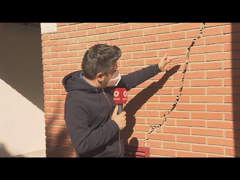 Vecinos de San Fernando de Henares, desolados por las grietas de causadas por la Linea 7 de Metro