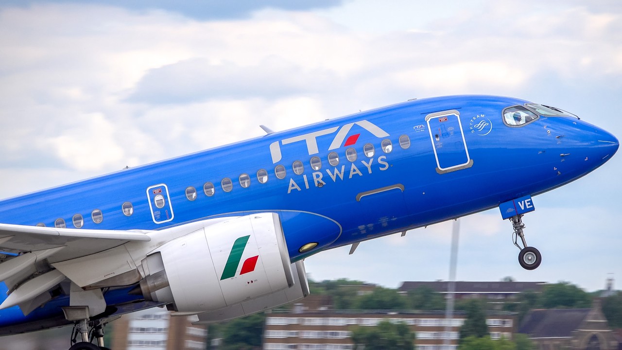 London City Airport Plane Spotting | Stunning  CloseUps Take-offs & Landings