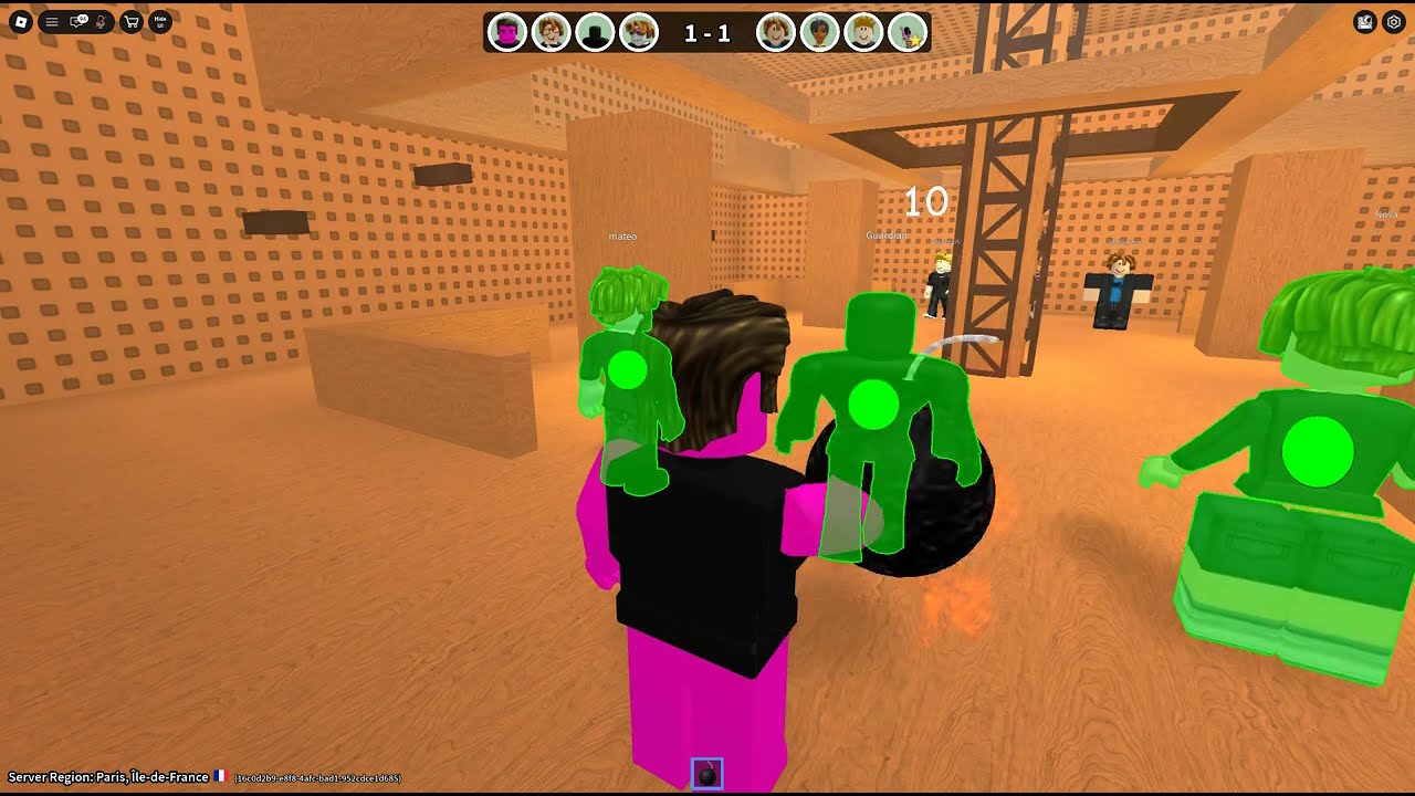 Bomb Tag gameplay 4v4