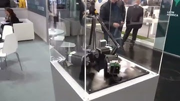 Compact Delta Robot by stepIM Integrated Motors and softMC Motion Controller