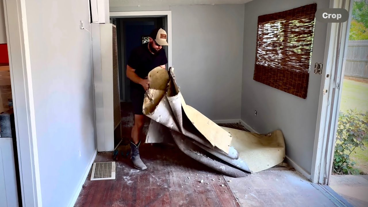 How to remove old carpet - YouTube