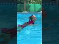 ПРИКОЛЬНЫЙ ЛАЙФХАК в БАССЕЙНЕ. Как правильно заходить в воду #shorts