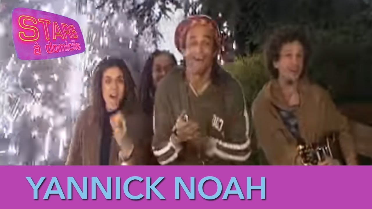 Yannick Noah vient chanter avec des fans autour du feu ! - Stars à domicile Yannick Noah vient chanter avec des fans autour du feu ! - Stars à domicile