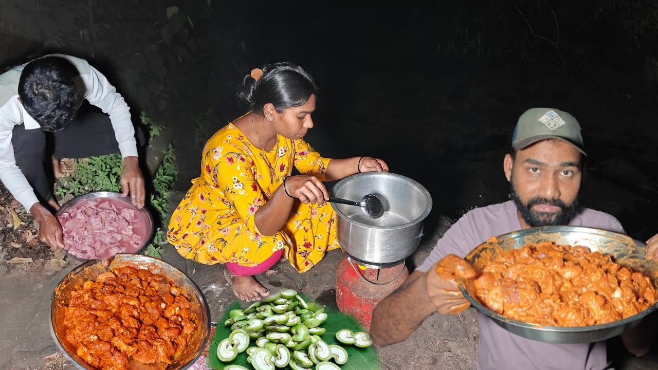 चिकन मध्ये काजू गर टाकून केली व्हाळात चिकन पार्टी , traditional chicken recipe @TejaGurav 