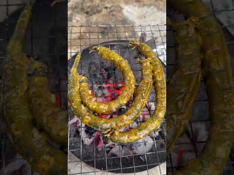 The country girl makes grilled eel, a traditional Vietnamese dish.