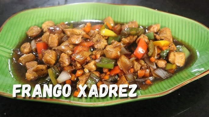 Prepare um frango xadrez é um prato de origem chinesa. Receita