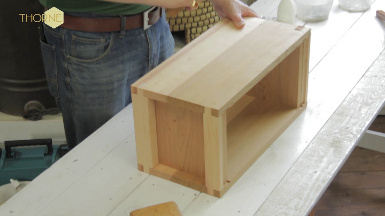 Thorne Beehives - assembling a National Nucleus Brood Body