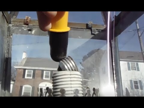 Vídeo: Como você usa um extrator de lâmpada quebrada Bayco?