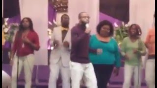 Rowoches Sings... I Know The Lord Will Make A Way