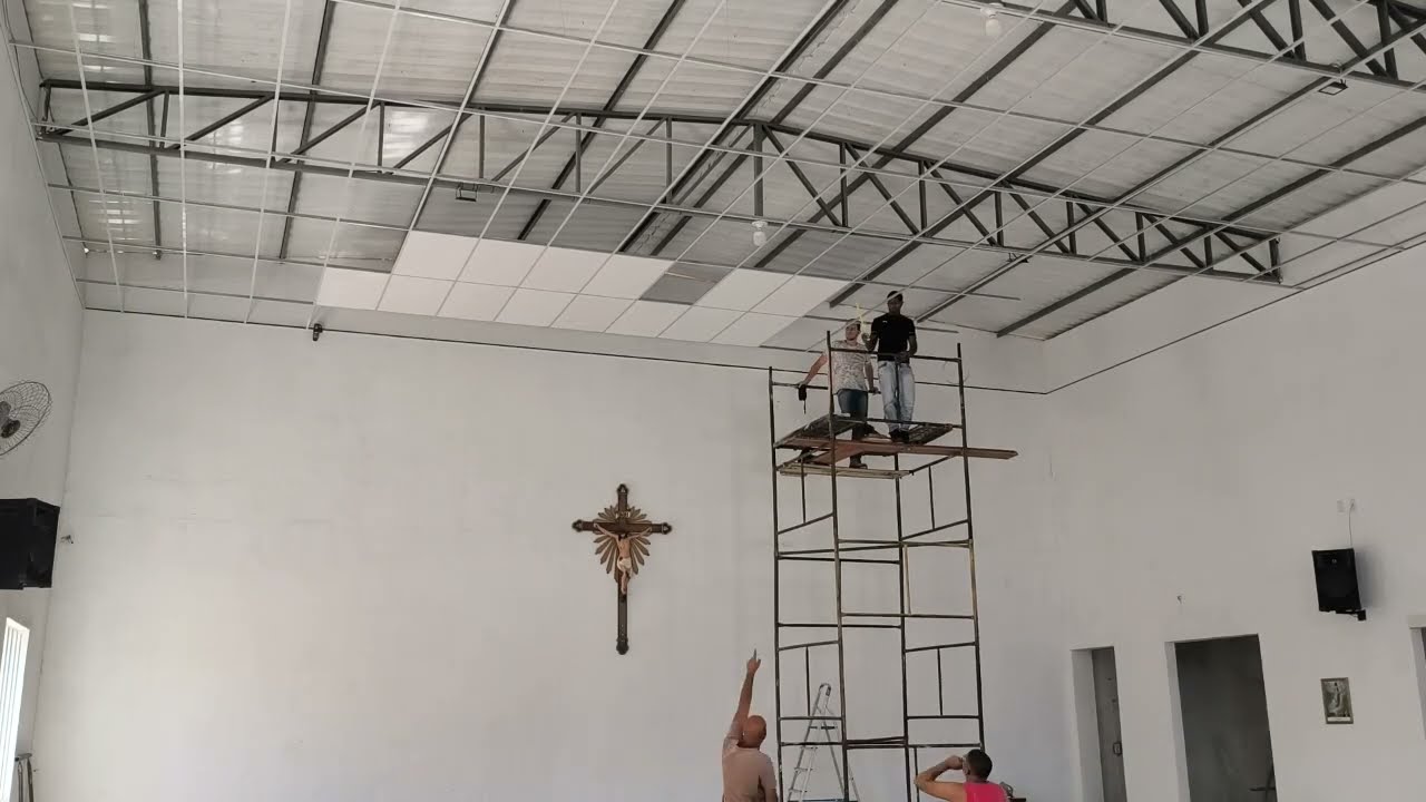 Instalação de forro removível de isopor - Trabalho profissional em time lapse