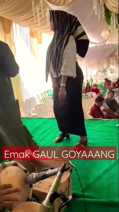 Pinggul Bergoyang dengar suara kendang mantap #dangdut #jaipongan #shorts