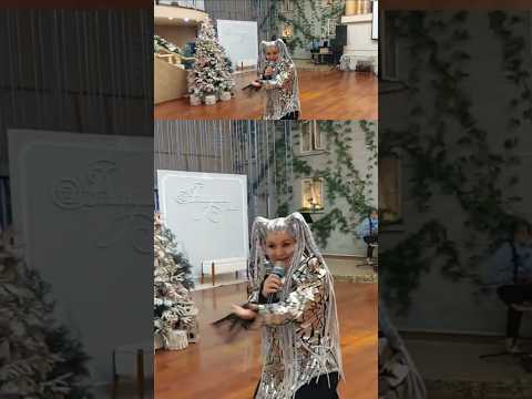001 #Shorts 🎅 Дед Мороз и Снегурочка на новогоднем корпоративе 2025🎅