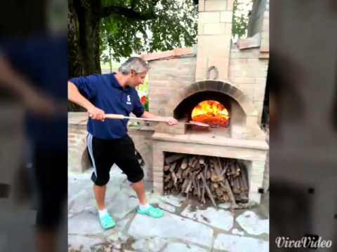 Video: Braciere Rotondo (14 Foto): Un Camino Per Barbecue Con Coperchio Con Le Tue Mani Nel Terreno, Un Design Moderno Con Tetto E Affumicatoio