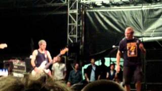 Descendents - ALL-O-Gistics / I&#39;m The One (No Sleep Til Festival Melbourne 2010)