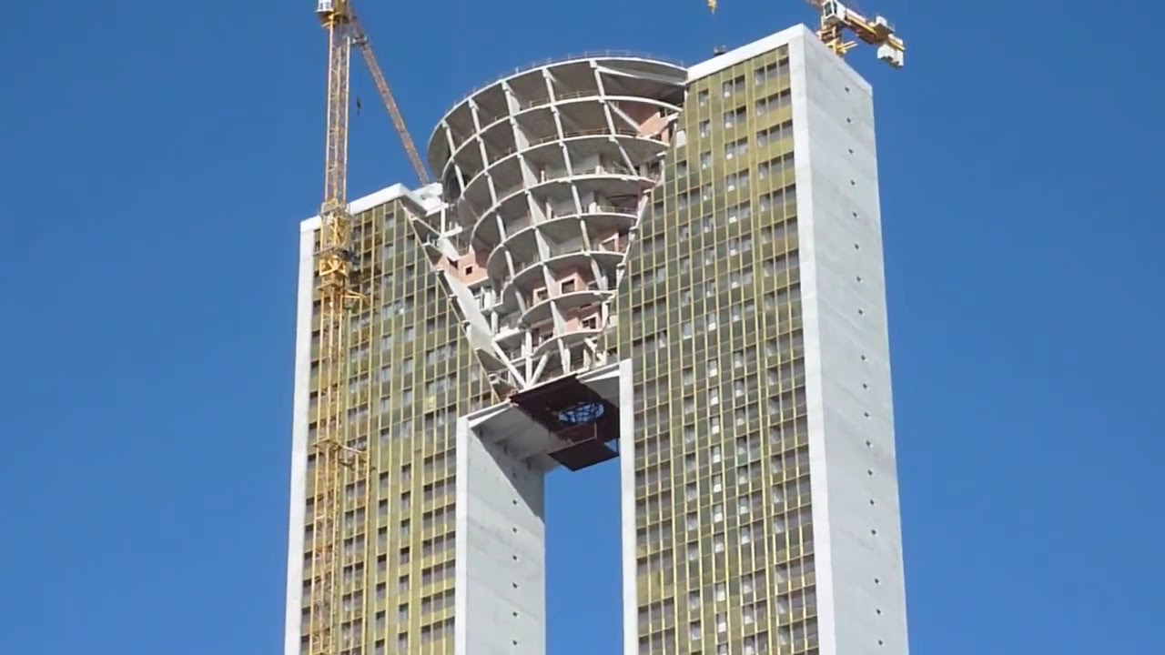 EL EDIFICIO MÁS ALTO DE BENIDORM - YouTube