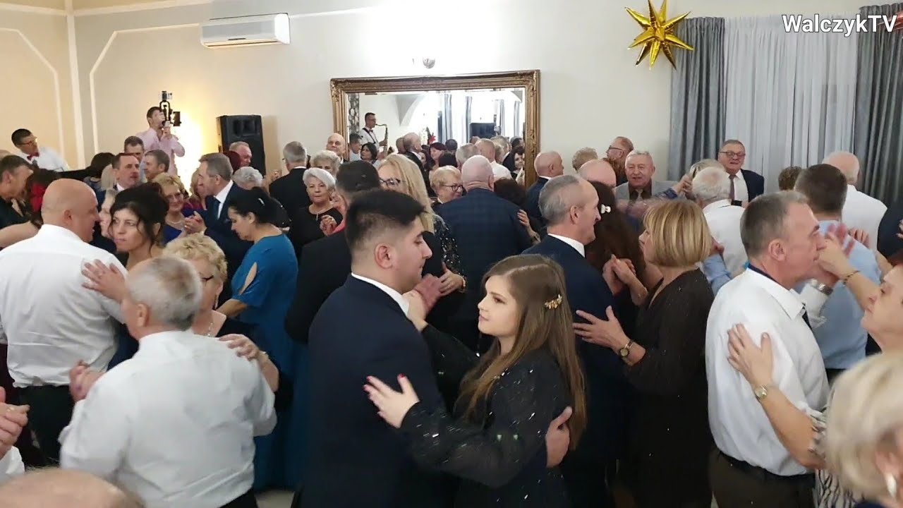 ZABAWA SYLWESTROWA 2025/26 a na parkiecie przesympatyczna Weronika z przystojnym partnerem wirują