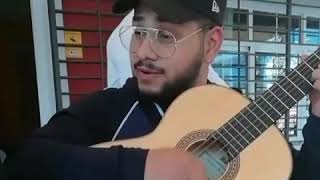 Daviles de Novelda cantado con su amigo su cancion no quiero amores con la guitarra