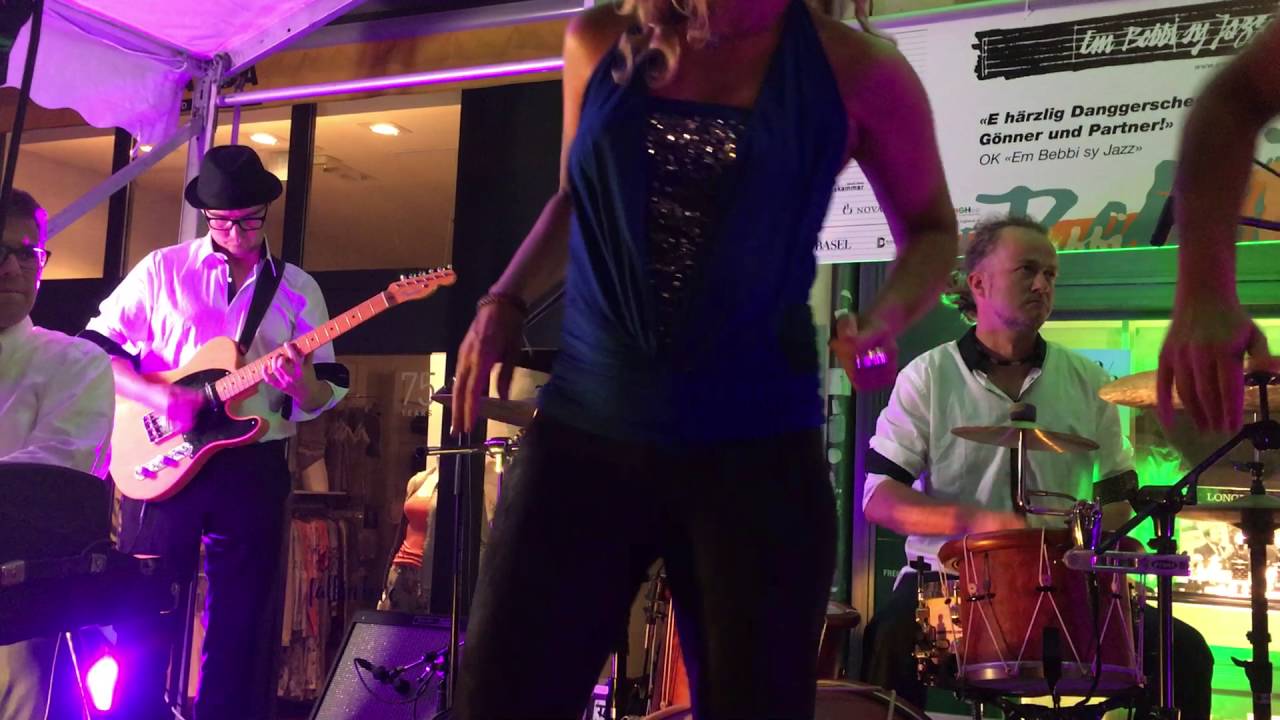 SouSoul playing a funky tune at Bebbi sy Jazz