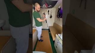 Штатив для съемки , для начинающих блогеров самое то  🙂