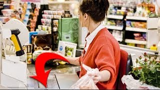 Дочь купила игрушку, а кассир сразу же спрятал её под стол. Вот почему. Дочь купила игрушку, а кассир сразу же спрятал её под стол. Вот почему.