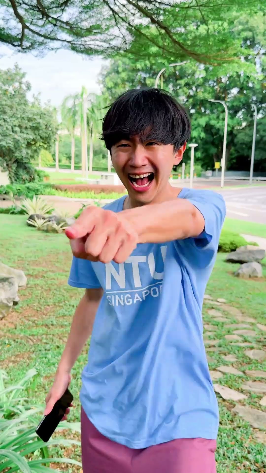 When your dad is always camera ready… ? #shorts #mingweirocks